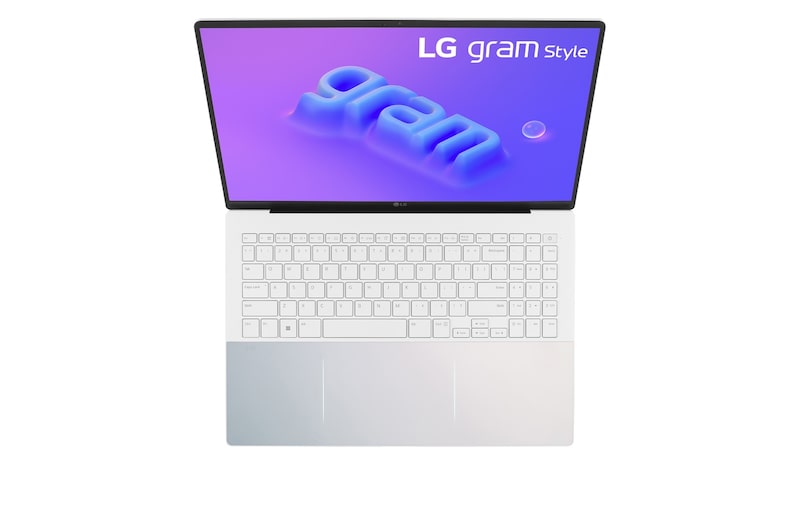 LG gram Style 16 po ultraléger avec écran OLED 16:10 et processeurs Intel<sup>MD</sup> Evo 13ᵉ génération | Windows 11 Home, 16Z90RS-K.AA74A9