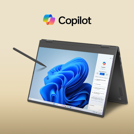 Un ordinateur portable avec le logo Windows Copilot au-dessus de l'écran et l'interface Windows Copilot sur l'affichage, mettant en valeur un design élégant avec un grand écran et l'interface Windows 11 en arrière-plan.