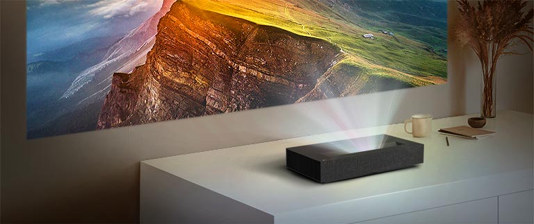 La projection ultracourte du projecteur CineBeam de LG fournit des images vives sur une distance de projection exceptionnellement courte.