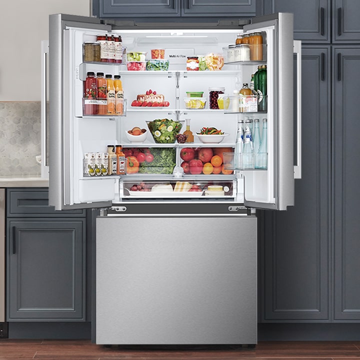 Réfrigérateur LG à portes françaises en acier inoxydable avec distributeur d'eau et de glaçons extérieur.