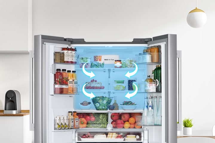Intérieur d'un réfrigérateur LG en acier inoxydable avec étagères en verre et système Multi-Air Flow.