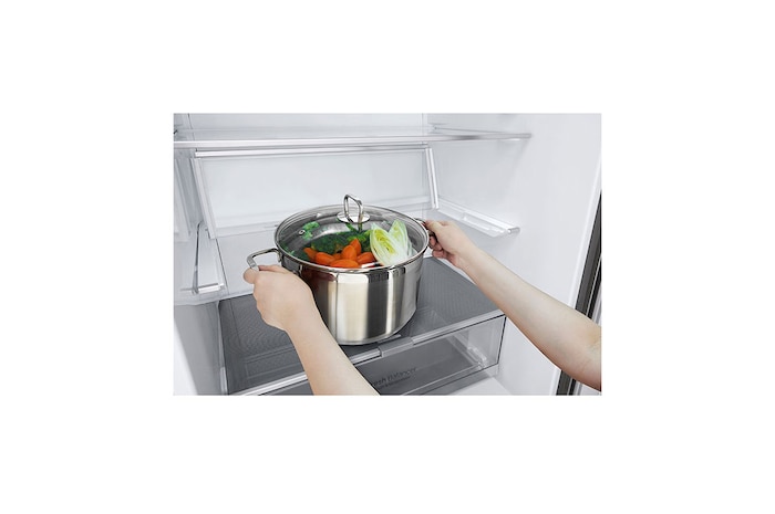 LG Réfrigérateur de 28 po à profondeur de comptoir d’une capacité de 15 pi³, avec congélateur au bas, fonctionnalité Refroidissement+ de la porte et tablette rabattable, LBNC15251V