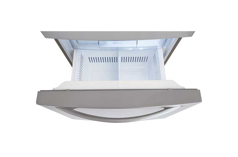 LG Réfrigérateur de 33 po avec congélateur au bas d’une grande capacité de 24 pi<sup>3</sup> avec compresseur linéaire à inversion, LDCS24223S