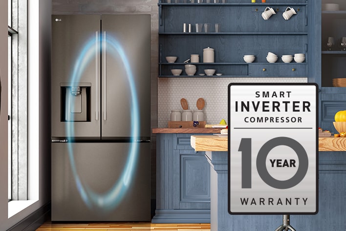 Réfrigérateur LG gris à deux portes avec distributeur d'eau, dans une cuisine moderne avec étagères bleues.