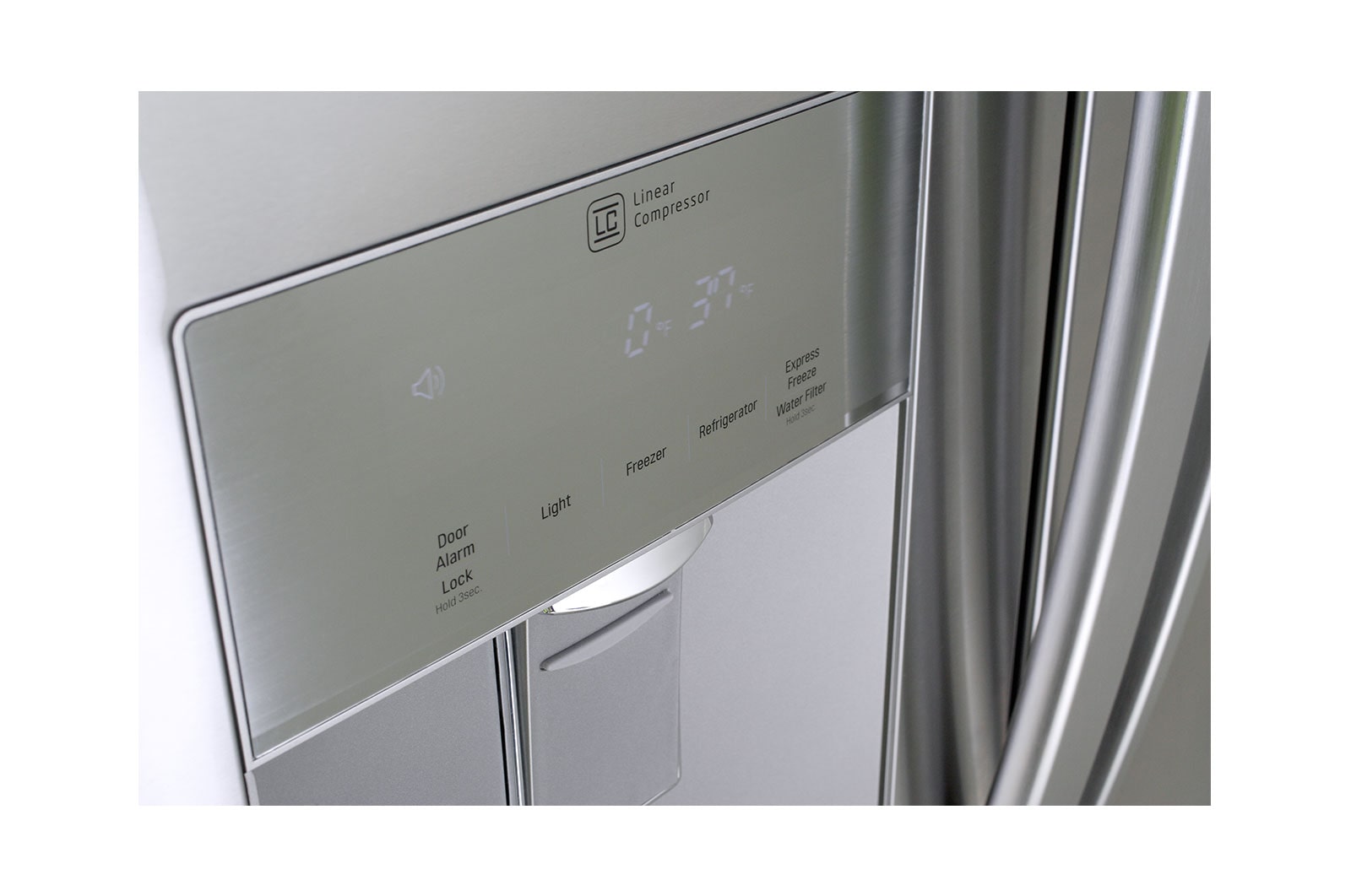 LG Réfrigérateur de 30 po d’une capacité de 22 pi3 avec porte à deux battants et distributeur externe d'eau, LFD22716ST