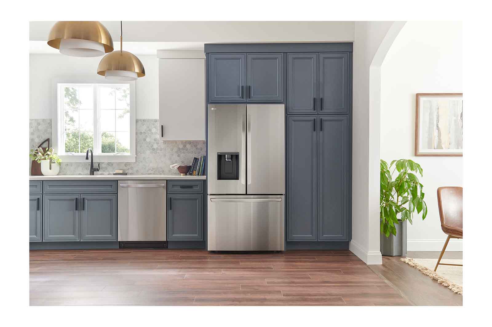 LG Réfrigérateur intelligent de 26 pi³ à profondeur de comptoir MAX avec machine à glaçons double, LRFXC2606S