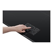 LG Plaque de cuisson à induction de 36 po avec 5 brûleurs et zone de cuisson Flex de LG STUDIO, CBIS3618BE