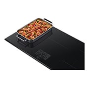 LG Plaque de cuisson à induction de 36 po avec 5 brûleurs et zone de cuisson Flex de LG STUDIO, CBIS3618BE