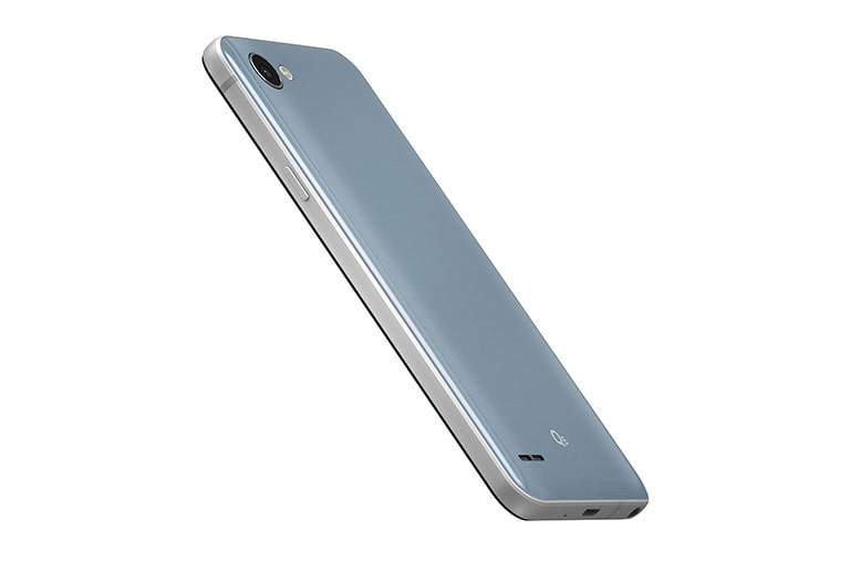 LG Q6, LGM703