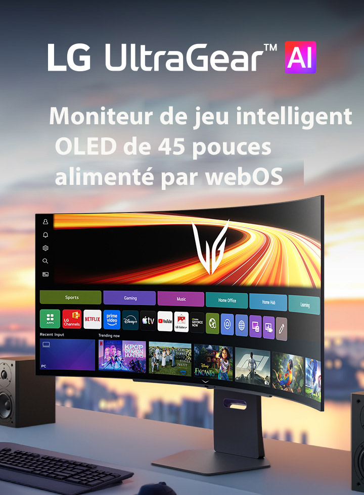 Le moniteur de jeu OLED de l’UltraGear™ GX9 affiche l’interface webOS sur un écran incurvé, posé sur un bureau avec haut-parleurs stéréo.