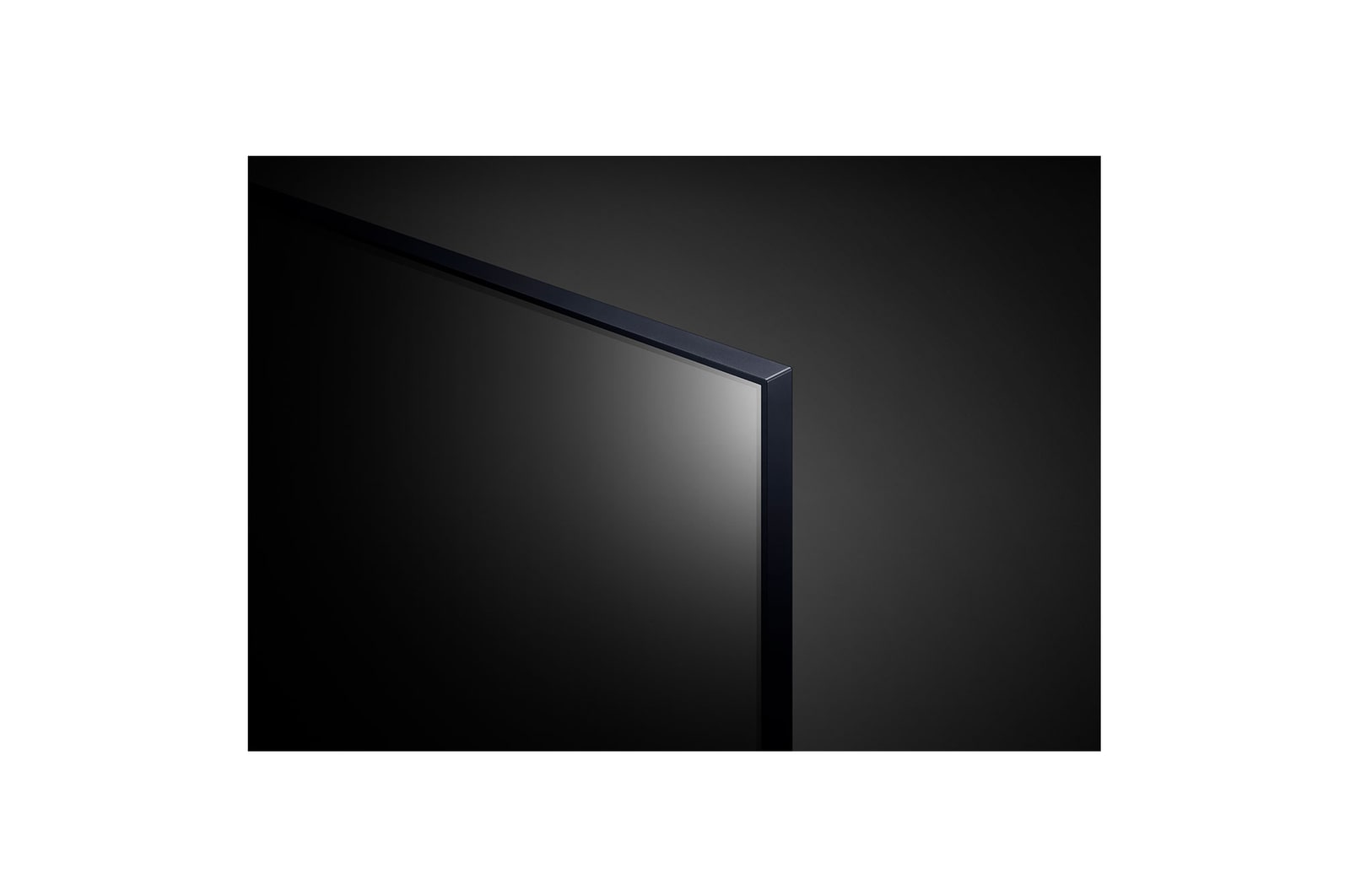 Gros plan du bord supérieur du LG UHD TV, UT70