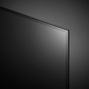 Gros plan du téléviseur OLED evo de LG, OLED C4, montrant le bord supérieur