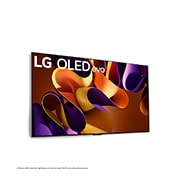 Vue latérale droite légèrement inclinée du téléviseur OLED evo de LG, OLED G4, sur le mur