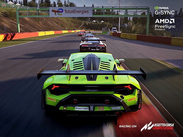 La scène des courses d’Assetto Corsa Competizione affichée sur le moniteur UltraGear™ 32G620B, avec la prise en charge de NVIDIA G-SYNC et AMD FreeSync Premium.	