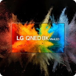 Les logos du téléviseur et de LG QNED 8K Mini DEL sont placés au milieu – une poudre de couleur explose dans le moniteur du téléviseur et ressort en même temps du cadre de celui-ci. 