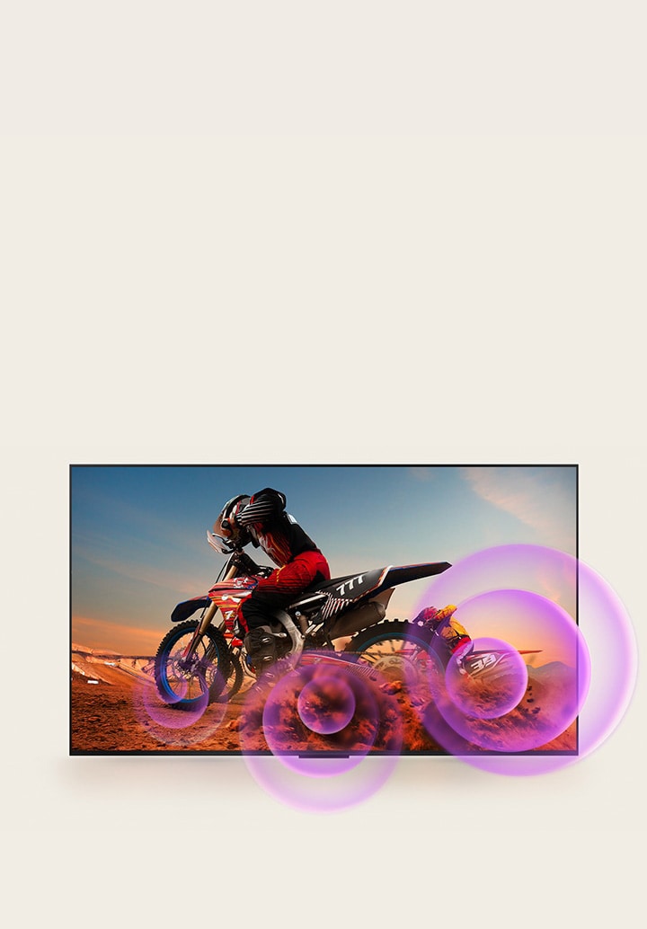Der LG QNED TV zeigt einen Mann auf einem Motorrad, aus dessen Rad abstrakte violette Kreise kommen, um den Klang zu visualisieren.