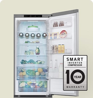 Réfrigérateur LG ouvert avec aliments organisés, étiquette de garantie 10 ans sur l'avant.