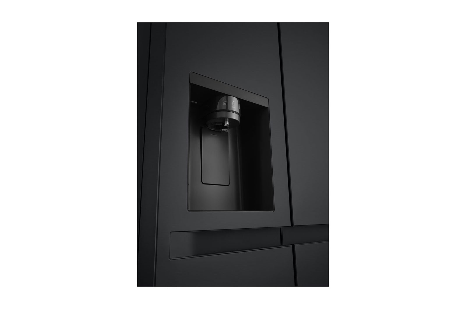 LG Side-by-Side avec distributeur de glace, glace pilée et eau | Capacité 641 litres | Classe d'efficacité énergétique E | Réservoir d'eau interne 4L | Essence Matte Black | GSLC41EPPE, GSLC41EPPE