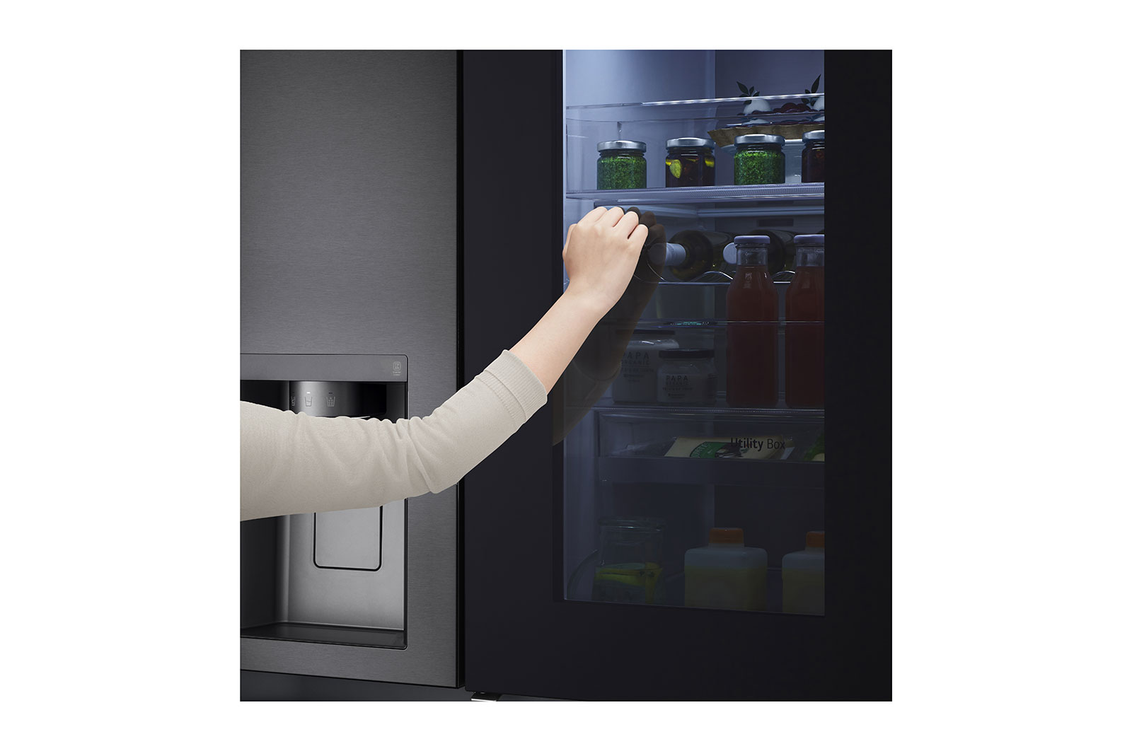 LG Side-by-Side avec InstaView Door-in-Door® | Distributeur de glace, de glace pilée et d'eau | Capacité de 635 litres | Classe d'efficacité énergétique E | Raccordement fixe à l'eau | Matte Black Steel | GSXV90MCDE, GSXV90MCDE