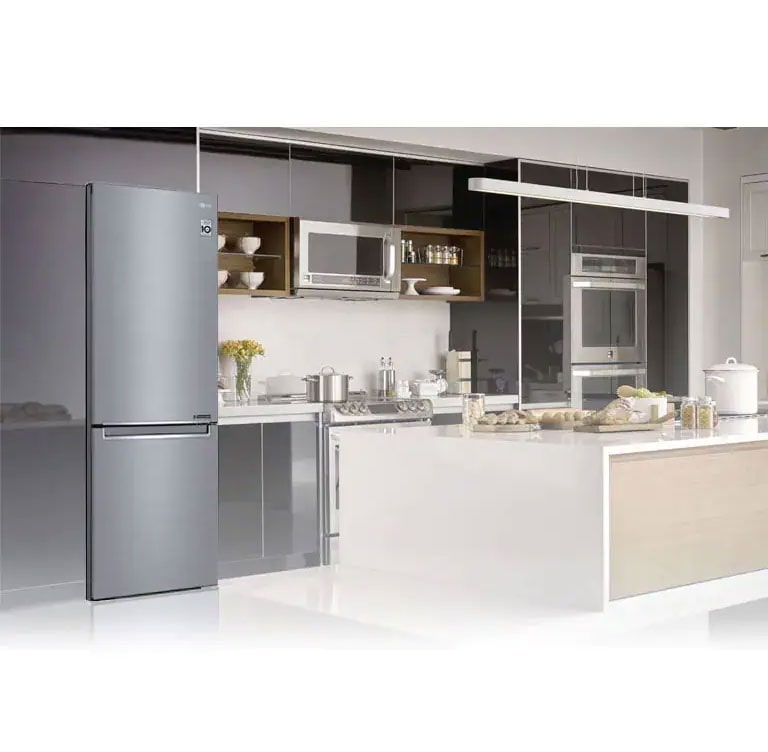 Réfrigérateur parfaitement intégré dans une cuisine