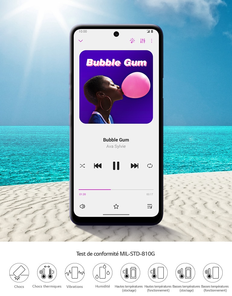 Un smartphone sur la plage, qui lit de la musique