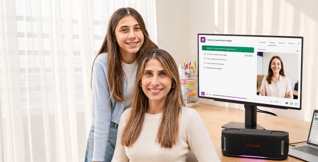 Imagen de una persona con electrodomésticos LG