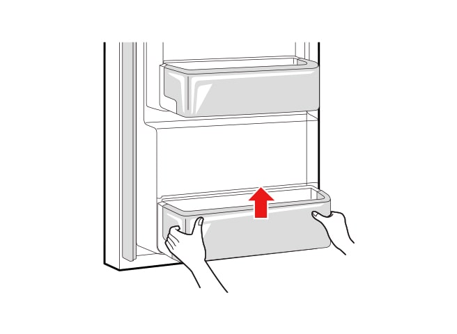 Retira la cesta de la puerta. Dependiendo del modelo que utilices, es posible que no haya cesta de la puerta.