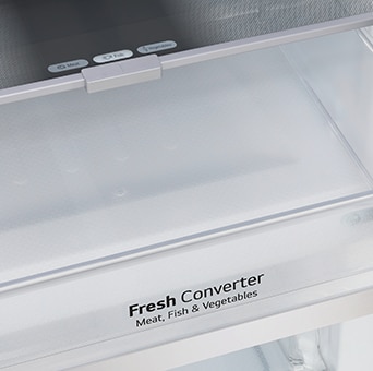 Primer plano de la función de convertidor de fresco en un frigorífico grande con congelador inferior.