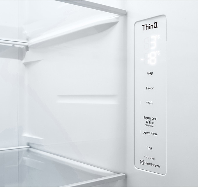 Compartimento vacío dentro del refrigerador LG, destacando las funciones de preservación de frescura.