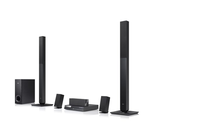 Vista frontal de Teatro en casa con 850W de potencia y nitidez de imagen absoluta con Full HD 1080p (upscaling). El diseño de los parlantes de este Home Theater permite ubicarlos fácilmente, para que disfrute de sus películas como le guste. DH6420P
