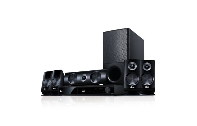 Vista frontal de Blu-Ray Home Theater 3D de 1.100 W potencia, parlantes satélitales, con Full HD y Full Conectividad HB906SB