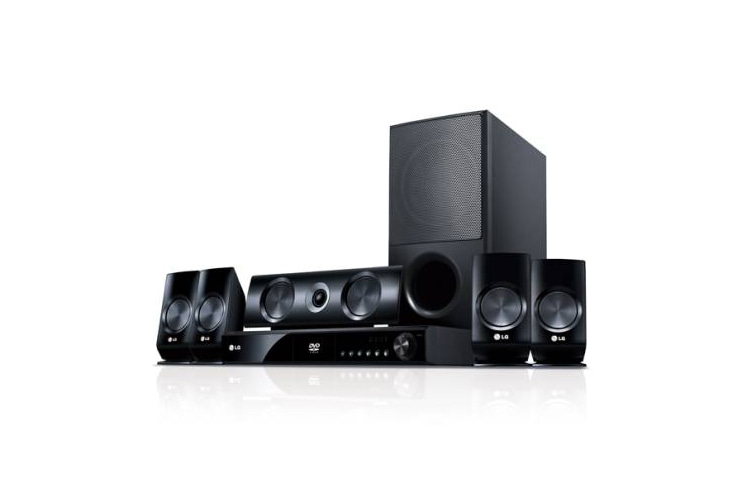 Vista frontal de DVD Home Theater de 1.100W de potencia con parlantes satélites, HD 1080p (upscaling), HDMI, Divx, USB Direct Recording. HT906SC