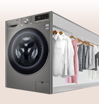 Dentro de la lavadora-secadora con muchas prendas de diferentes materiales