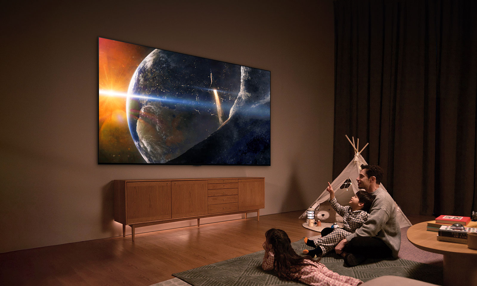 Ambiente de cine, recreado en casa. HDR10 Pro garantiza que veas cada película en todo su esplendor, con colores y contrastes excepcionalmente precisos para una experiencia cinematográfica más inmersiva.