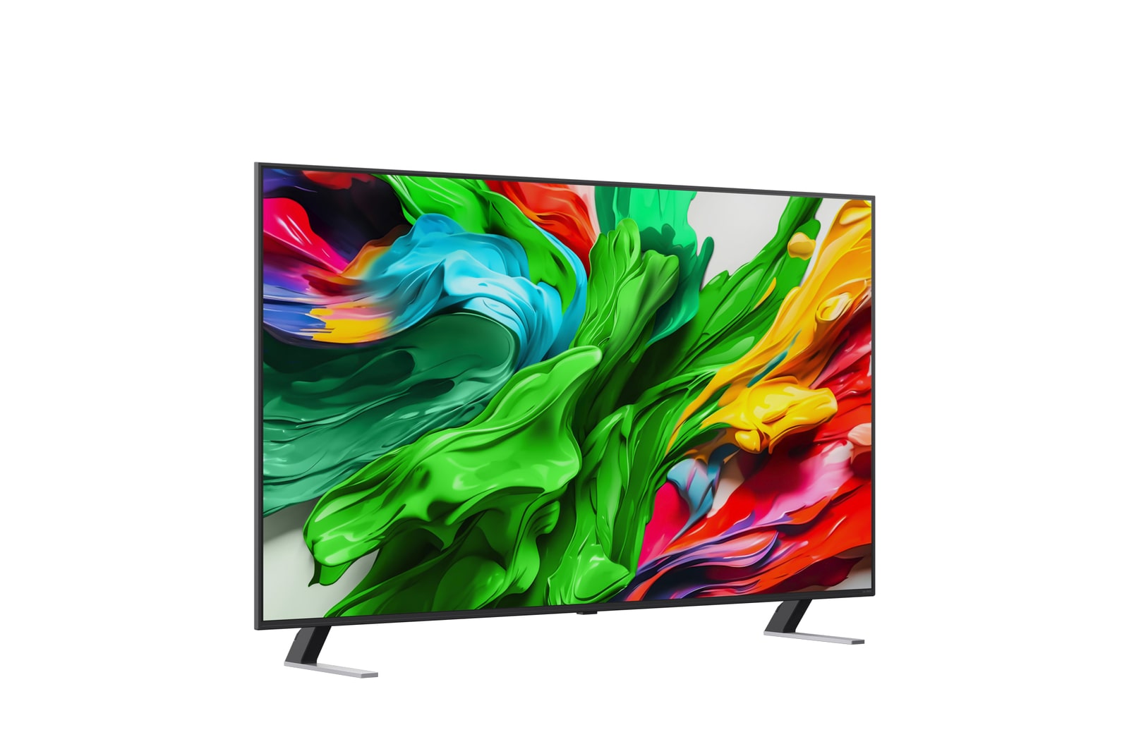 Una joven y un perro sentados frente a un LG QNED TV colocado en una pared en el que se ven tres elefantes caminando hacia fuera por encima de la LG Soundbar. El título habla de cómo las escenas son más emocionantes en una pantalla gigante.