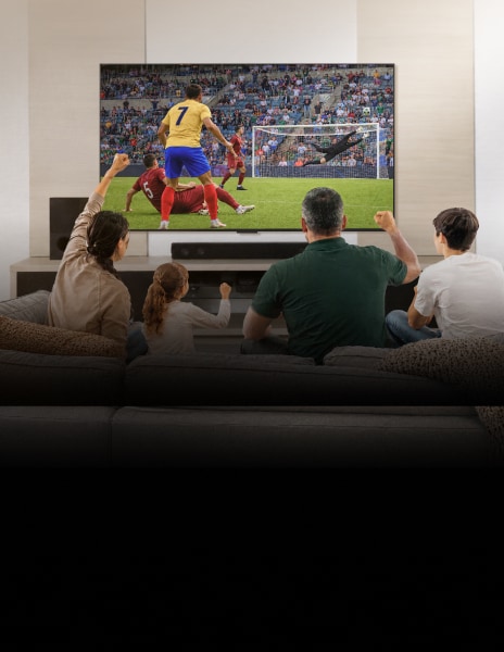 Una imagen clave de estilo de vida que muestra las rutinas cotidianas en el hogar con electrodomésticos LG.