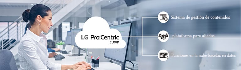 Persona trabajando con Pro:Centric Cloud.