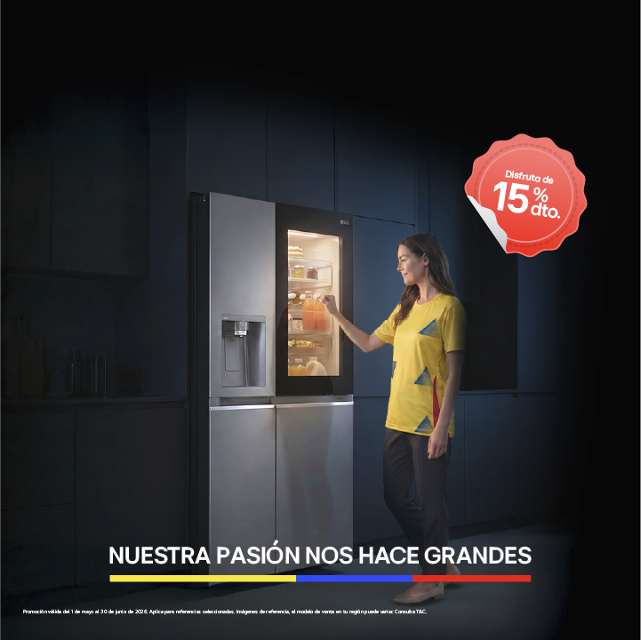 Mujer hace toc toc en un nevecón LG