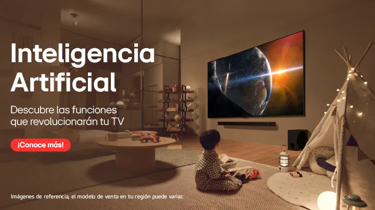 Televisor con barra de sonido LG en Sala de estar con un niño mirando y una carpa