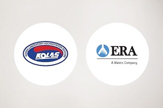 Dos insignias de certificación —KOLAS y ERA, A Waters Company— mostradas sobre un fondo gris claro.