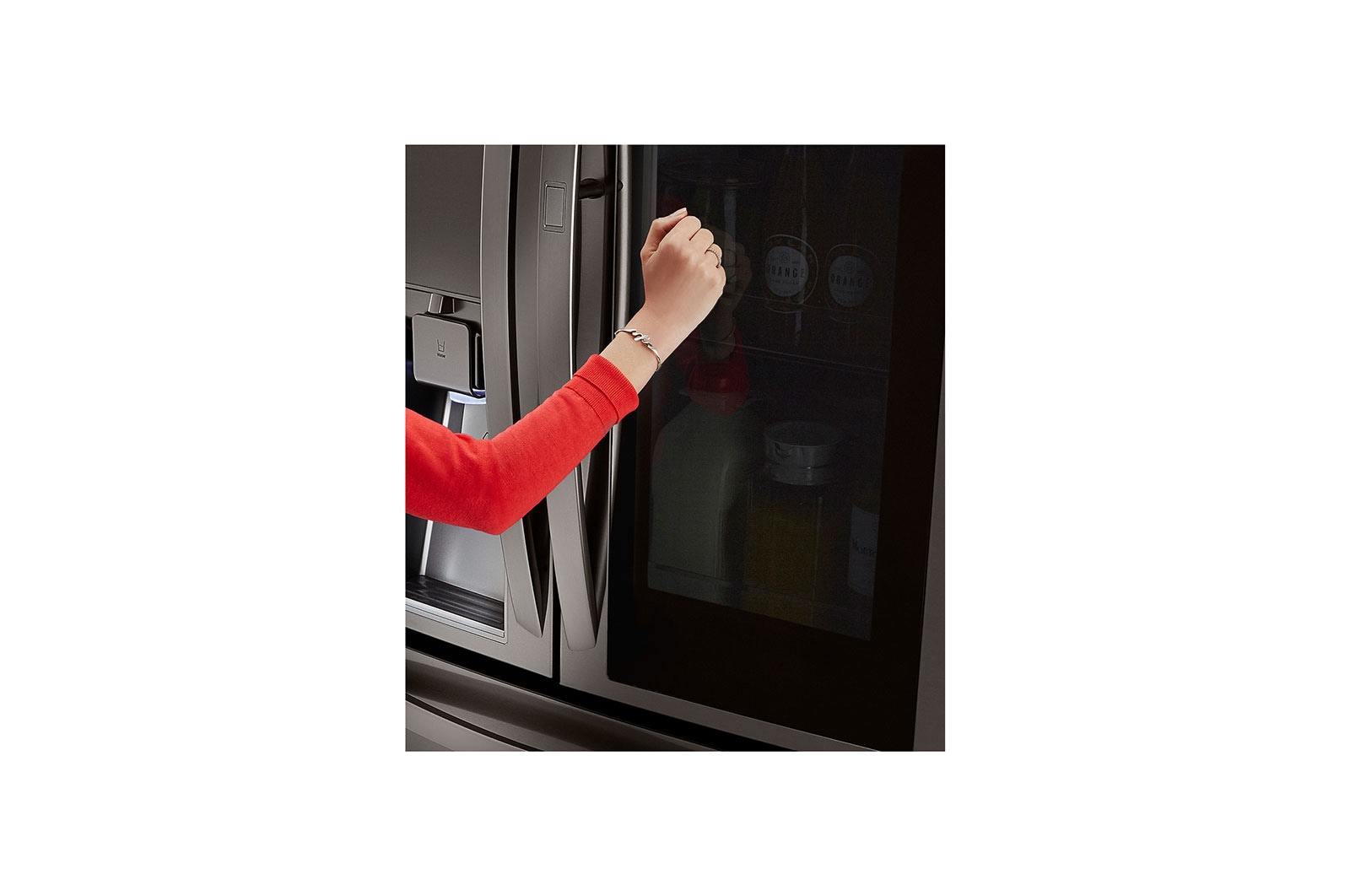 LG InstaView Door-in-Door™ de 895 LTS Nevecón Tipo Europeo acabado Black Steel con Inverter Linear Compressor, GM84SXD