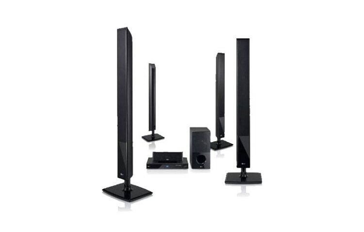Vista frontal de Aumenta tu experiencia de imagen con un sonido envolvente. HT905TA