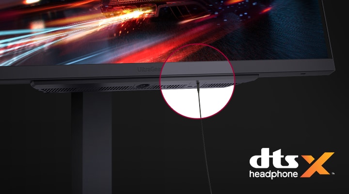 El cable de auriculares de 4 polos está conectado al monitor.