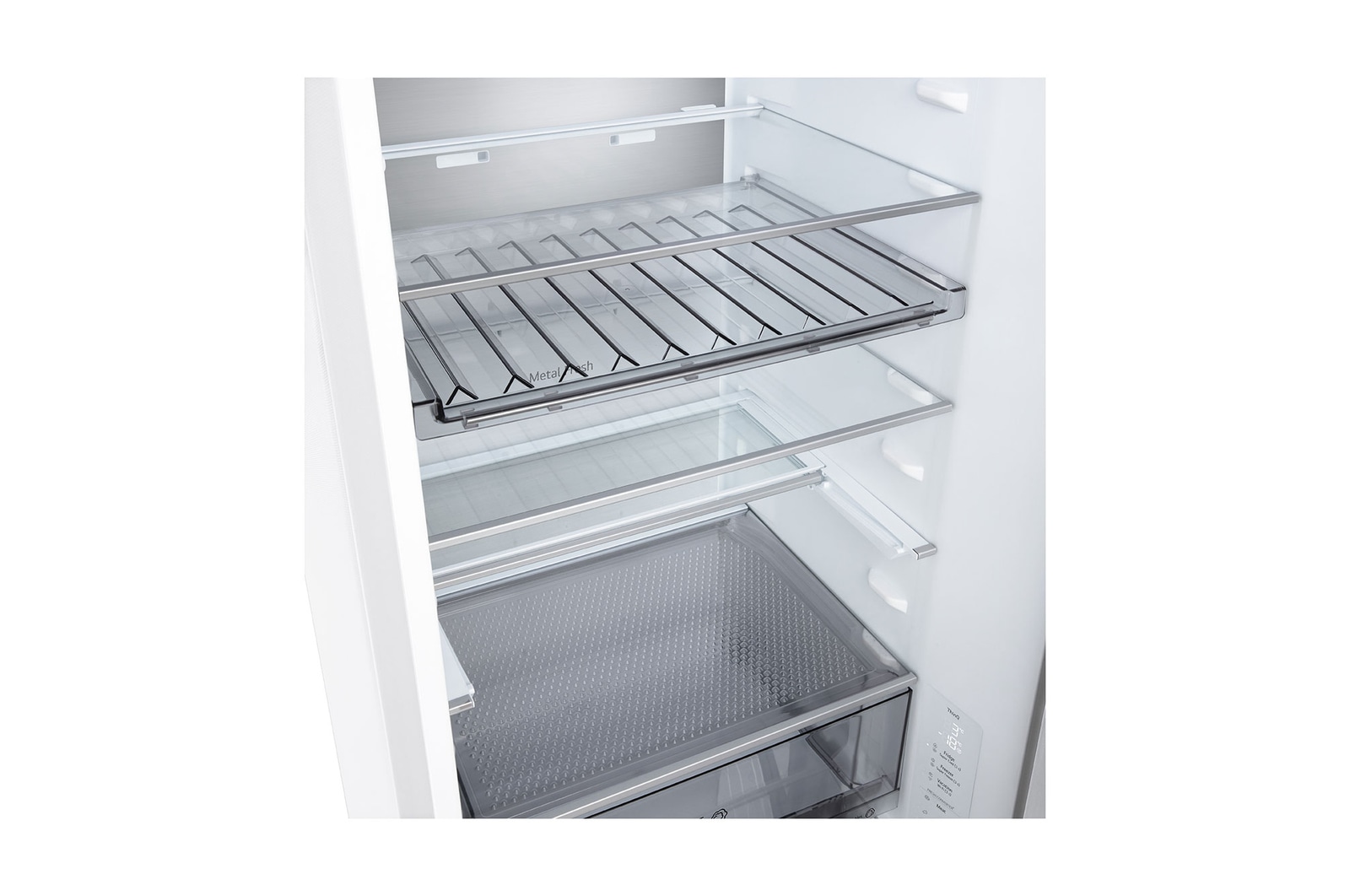 Přední pohled na chladničku s mrazničkou LG s ventilací DoorCooling+™