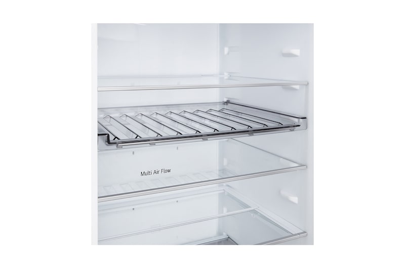 Přední pohled na chladničku s mrazničkou LG s ventilací DoorCooling+™