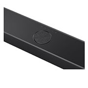 Horní natočený pohled na středový nahoru směřující kanál soundbaru LG Soundbar S77TY