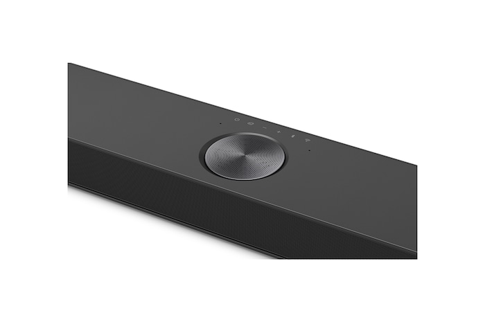 Horní natočený pohled na středový nahoru směřující kanál soundbaru LG Soundbar S90TY