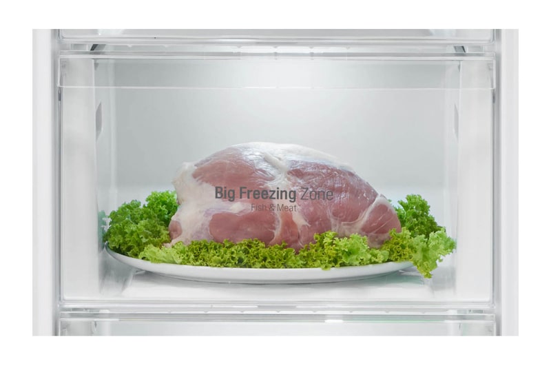 LG Hrubý objem 348 l | 240 kWh/rok | LG Lineární invertorový kompresor | LG Total No Frost | Multi-Air Flow™ | NatureFRESH | Vnější LED displej, GBB59PZDZS