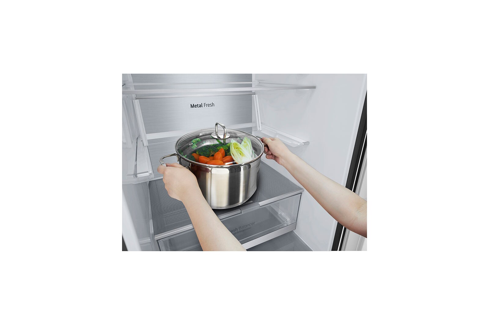 LG ﻿Kombinovaná chladnička | D | Hrubý objem 419 l | 215 kWh/rok | LG Smart invertorový kompresor | Multi-Air Flow™ | WiFi + Smart Diagnosis™ | DoorCooling+™, GBB72MCUGN