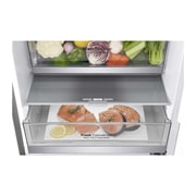 LG ﻿Kombinovaná chladnička | C (v rozsahu A až G) | Hrubý objem 419 l | 172 kWh/rok | LG Lineární kompresor | Multi Air Flow | LG ThinQ + WiFi | Door cooling  | Metal Fresh, GBB72NSUCN